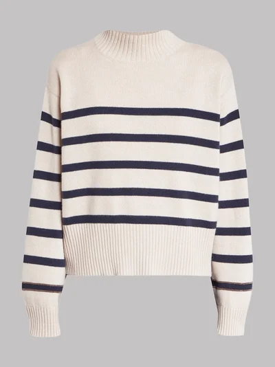 Свитер цвет белый — превью 1