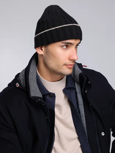 Шапка цвет черный — превью 2