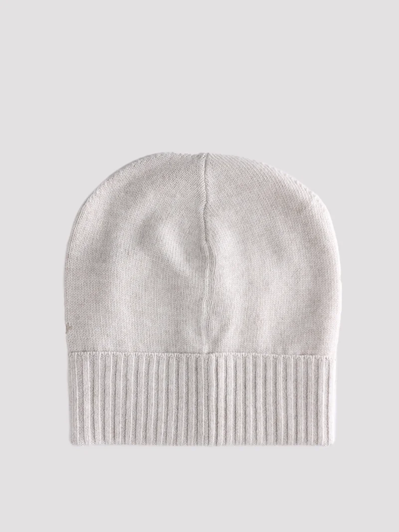 Шапка цвет жемчужный