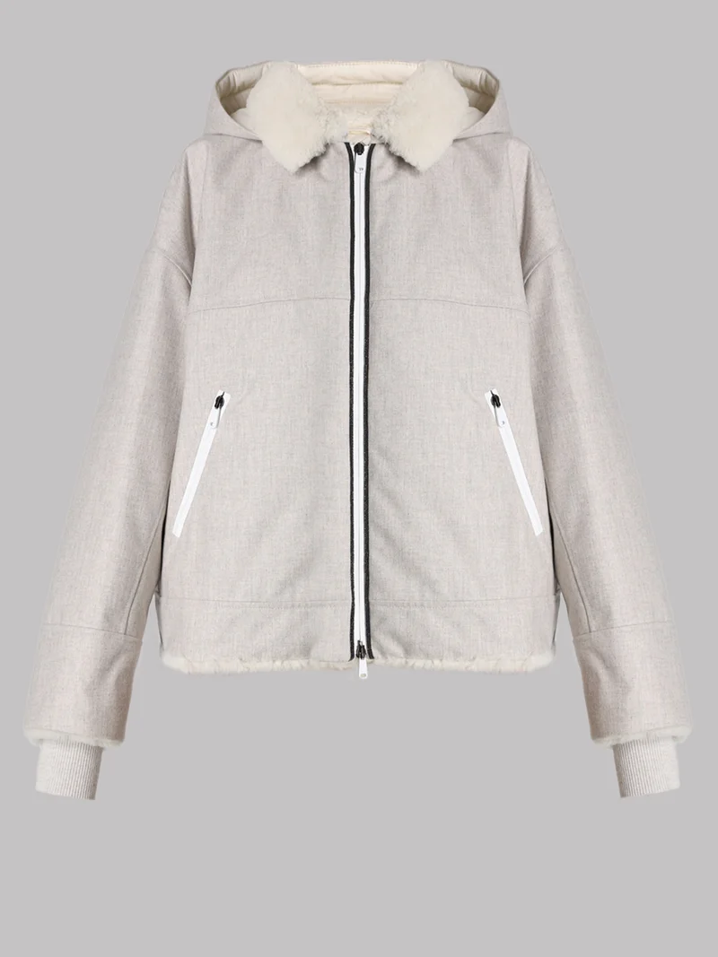 Куртка цвет бело-серый