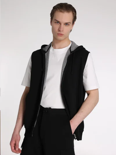 Жилет цвет черный — превью 6