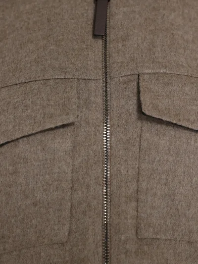 Жилет цвет светло-коричневый — превью 5