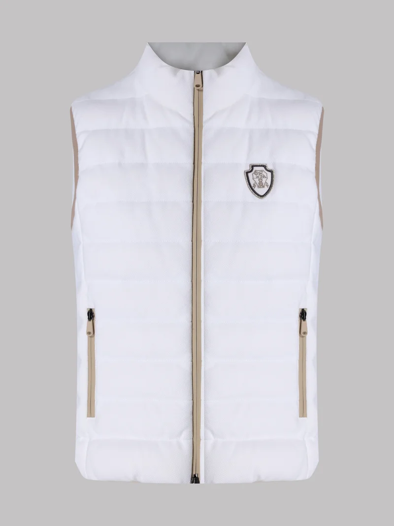 Жилет цвет белый