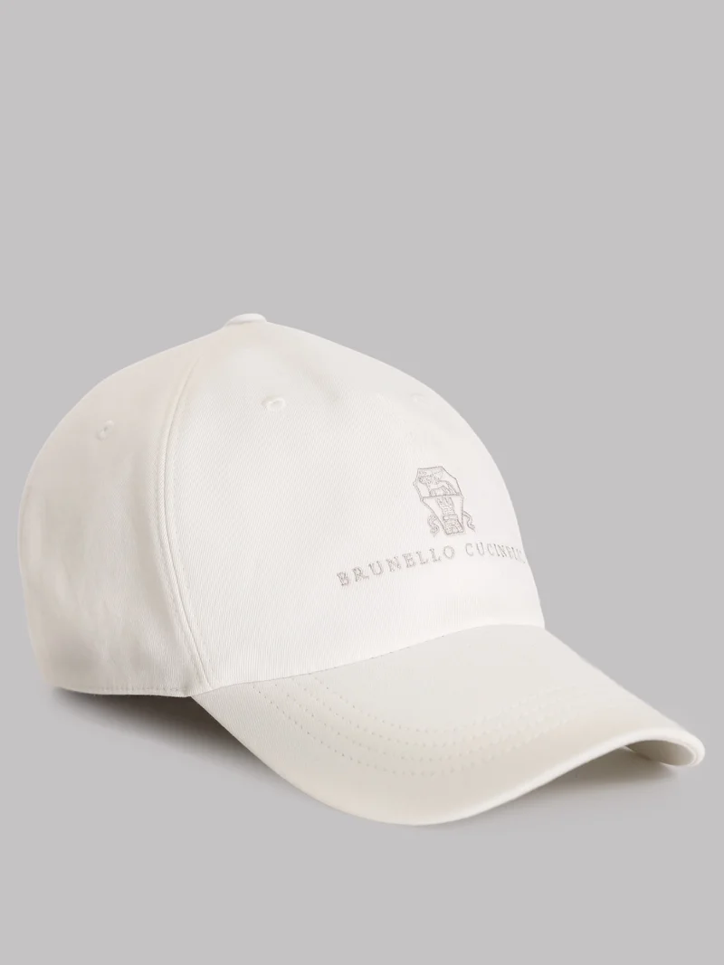 Бейсболка цвет молочный