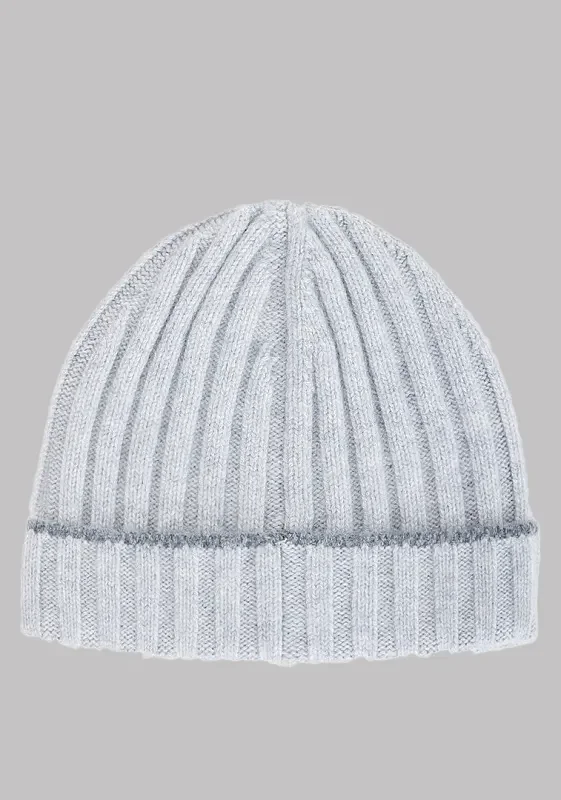 Шапка цвет светло-серый